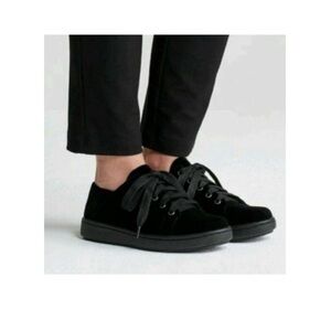 LIKE NEW Eileen Fisher black velvet and leather Clifton sneakers